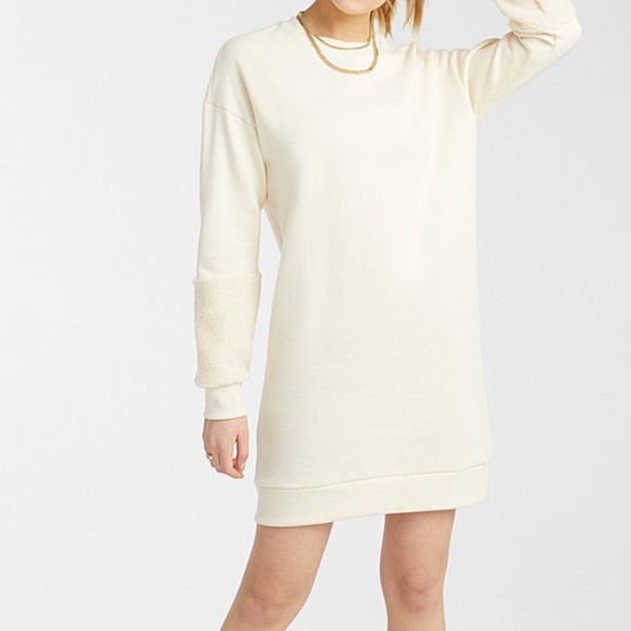 Host Pick ✨✨✨Ivory white sherpa detail sleeves oversized dress / long dress - Picture 9 of 9